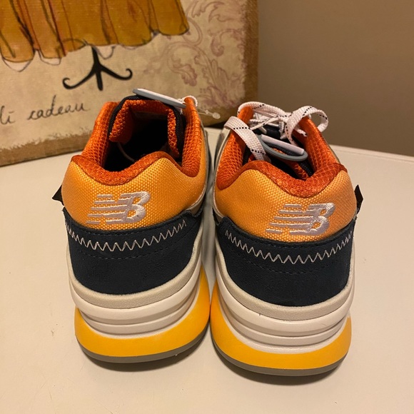 NWOT- New Balance Men's 997h V1 Sneaker - Picture 4 of 6